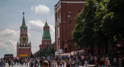 Синоптики пообещали жаркую погоду с небольшими дождями в Москве на этой неделе
