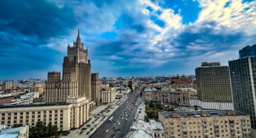 Ученые создали генератор, способный работать на каплях дождя