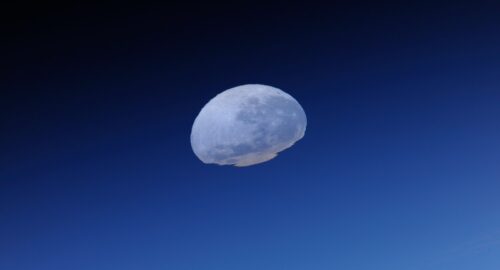 NASA: Луна вместе с Венерой и Сатурном выстроятся в небе в форме смайлика