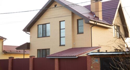 Гуляющая по Иркутску третьи сутки рысь посетила школу